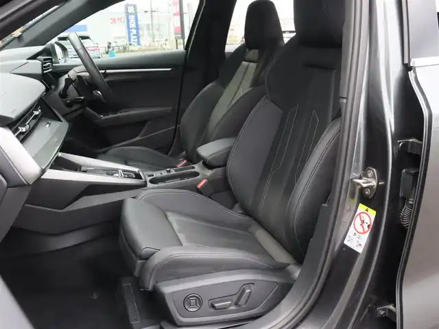 アウディ Ａ３ SB 30TFSI Sライン 宮城県 2023(令5)年 5万km デイトナグレーパールエフェクト 純正ナビ【ＢＴ／フルセグＴＶ／ＵＳＢ】/パドルシフト　/バックカメラ　/アダプティブクルーズコントロール/Audiプレセンス/レーン逸脱警告/パーキングアシスト　/レザーシート　/バーチャルコックピット　/シートヒーター(DN席)/パワーシート(DN席)　/ドライブレコーダー　/純正１８インチＡＷ/LEDヘッドライト/プッシュスタート/アドバンスドキー/MTモード付/オートライト/コーナーセンサー(前後)/ETC2.0/禁煙車