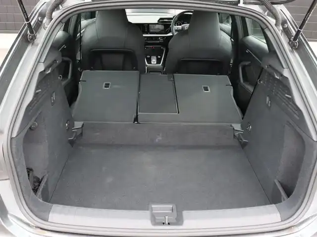 アウディ Ａ３ SB 30TFSI Sライン 宮城県 2023(令5)年 5万km デイトナグレーパールエフェクト 純正ナビ【ＢＴ／フルセグＴＶ／ＵＳＢ】/パドルシフト　/バックカメラ　/アダプティブクルーズコントロール/Audiプレセンス/レーン逸脱警告/パーキングアシスト　/レザーシート　/バーチャルコックピット　/シートヒーター(DN席)/パワーシート(DN席)　/ドライブレコーダー　/純正１８インチＡＷ/LEDヘッドライト/プッシュスタート/アドバンスドキー/MTモード付/オートライト/コーナーセンサー(前後)/ETC2.0/禁煙車