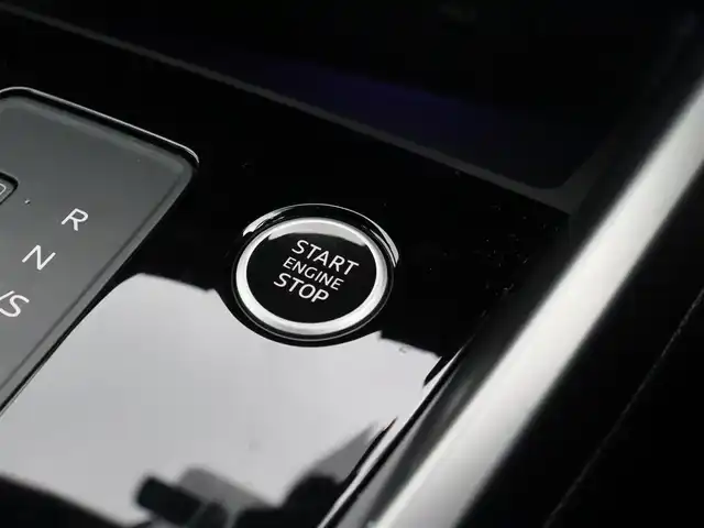 アウディ Ａ３ SB 30TFSI Sライン 宮城県 2023(令5)年 5万km デイトナグレーパールエフェクト 純正ナビ【ＢＴ／フルセグＴＶ／ＵＳＢ】/パドルシフト　/バックカメラ　/アダプティブクルーズコントロール/Audiプレセンス/レーン逸脱警告/パーキングアシスト　/レザーシート　/バーチャルコックピット　/シートヒーター(DN席)/パワーシート(DN席)　/ドライブレコーダー　/純正１８インチＡＷ/LEDヘッドライト/プッシュスタート/アドバンスドキー/MTモード付/オートライト/コーナーセンサー(前後)/ETC2.0/禁煙車