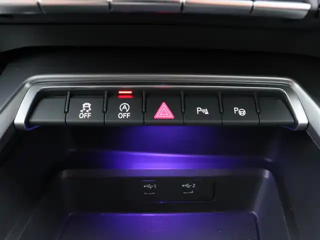 アウディ Ａ３ SB 30TFSI Sライン 宮城県 2023(令5)年 5万km デイトナグレーパールエフェクト 純正ナビ【ＢＴ／フルセグＴＶ／ＵＳＢ】/パドルシフト　/バックカメラ　/アダプティブクルーズコントロール/Audiプレセンス/レーン逸脱警告/パーキングアシスト　/レザーシート　/バーチャルコックピット　/シートヒーター(DN席)/パワーシート(DN席)　/ドライブレコーダー　/純正１８インチＡＷ/LEDヘッドライト/プッシュスタート/アドバンスドキー/MTモード付/オートライト/コーナーセンサー(前後)/ETC2.0/禁煙車