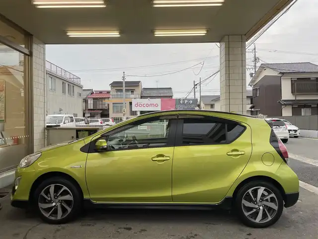 トヨタ アクア X－URBAN ソリッド 愛知県 2016(平28)年 6.3万km フレッシュグリーンマイカメタリック /当店買取/禁煙/1オーナー//純正SDナビNSZN-W64T//フルセグTV/CD/DVD/SD/Bluetooth//バックカメラ/純正ドラレコ//ハーフレザー/革巻きステア//PCS/レーンキープ//LEDヘッド/Aライト/AHB/LEDフォグ//純正16AW/純正Fマット/ドアバイザー//ビルトインETC//保証書/取説/ナビ取説/スペアキー/スマートキー