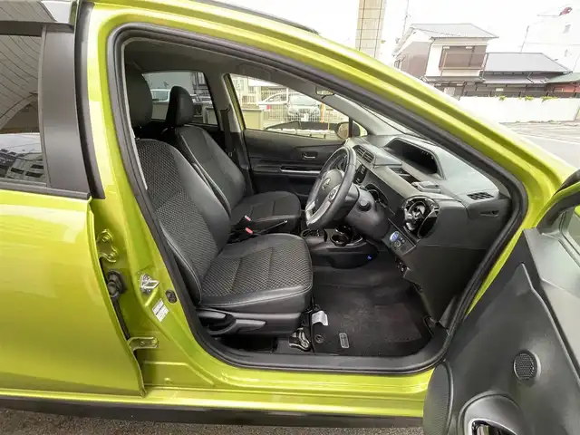 トヨタ アクア X－URBAN ソリッド 愛知県 2016(平28)年 6.3万km フレッシュグリーンマイカメタリック /当店買取/禁煙/1オーナー//純正SDナビNSZN-W64T//フルセグTV/CD/DVD/SD/Bluetooth//バックカメラ/純正ドラレコ//ハーフレザー/革巻きステア//PCS/レーンキープ//LEDヘッド/Aライト/AHB/LEDフォグ//純正16AW/純正Fマット/ドアバイザー//ビルトインETC//保証書/取説/ナビ取説/スペアキー/スマートキー