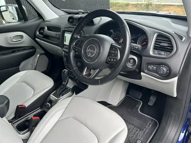 クライスラー・ジープ ジープ レネゲード リミテッド 福岡県 2021(令3)年 5.5万km 青Ｍ アダプティブクルーズコントロール/レーンキープアシスト/ブラインドスポットモニター/白革シート/前席シートヒーター/Ｕｃｏｎｎｅｃｔ　/Ａｐｐｌｅｃａｒｐｌａｙ/ａｎｄｒｏｉｄａｕｔｏ　/フルセグTV/Bluetooth/バックカメラ/LEDヘッドライト/ハンドルヒーター/ステアリングスイッチ/前後ドライブレコーダー/純正17インチアルミホイール/ETC2.0