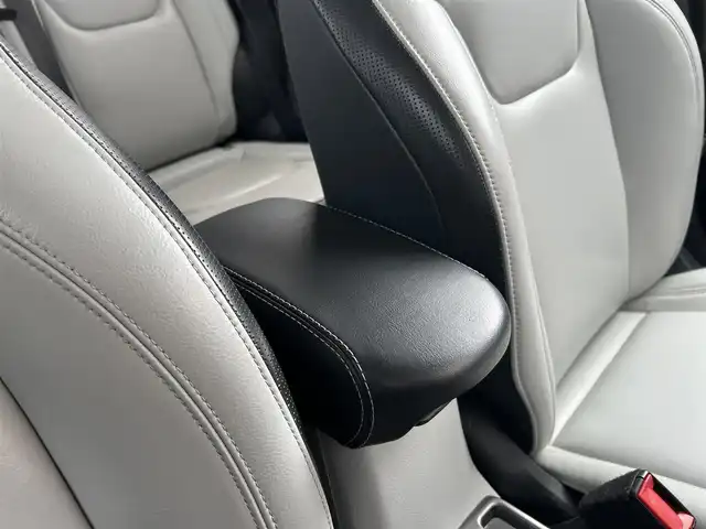 クライスラー・ジープ ジープ レネゲード リミテッド 福岡県 2021(令3)年 5.5万km 青Ｍ アダプティブクルーズコントロール/レーンキープアシスト/ブラインドスポットモニター/白革シート/前席シートヒーター/Ｕｃｏｎｎｅｃｔ　/Ａｐｐｌｅｃａｒｐｌａｙ/ａｎｄｒｏｉｄａｕｔｏ　/フルセグTV/Bluetooth/バックカメラ/LEDヘッドライト/ハンドルヒーター/ステアリングスイッチ/前後ドライブレコーダー/純正17インチアルミホイール/ETC2.0