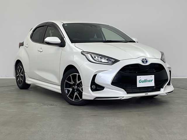 トヨタ ヤリス ハイブリッド Z 新潟県 2021(令3)年 5.1万km ホワイトパールクリスタルシャイン 純正ディスプレイオーディオ/・Bluetooth/フルセグ/バックモニター/トヨタセーフティセンス/レーダークルーズコントロ―ル/衝突被害軽減システム/レーンキープアシスト/純正ビルトインETC2.0/純正フロントドライブレコーダー（型式：CS-91FH）/純正エンジンスターター/純正フルエアロ/純正フロアマット/革調シートカバー/前席シートヒーター/純正LEDヘッドライト/オートライト/オートマチックハイビーム/純正16インチAW冬タイヤ/ABS/横滑り防止機能/前後コーナーセンサー/盗難防止装置