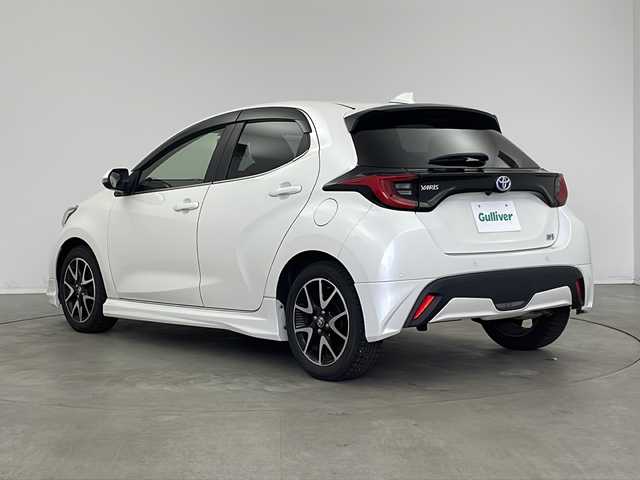 トヨタ ヤリス ハイブリッド Z 新潟県 2021(令3)年 5.1万km ホワイトパールクリスタルシャイン 純正ディスプレイオーディオ/・Bluetooth/フルセグ/バックモニター/トヨタセーフティセンス/レーダークルーズコントロ―ル/衝突被害軽減システム/レーンキープアシスト/純正ビルトインETC2.0/純正フロントドライブレコーダー（型式：CS-91FH）/純正エンジンスターター/純正フルエアロ/純正フロアマット/革調シートカバー/前席シートヒーター/純正LEDヘッドライト/オートライト/オートマチックハイビーム/純正16インチAW冬タイヤ/ABS/横滑り防止機能/前後コーナーセンサー/盗難防止装置