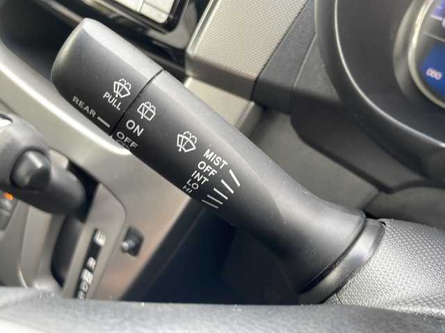 ダイハツ ムーヴ カスタム RS SA 兵庫県 2013(平25)年 4.5万km ブライトシルバーメタリック 保証書・取説・有/社外メモリーナビ・フルセグ・BT・CD・DVD・FM・AM/バックカメラ/ETC/バックカメラ/衝突被害軽減ブレーキ/アイドリングストップ/MOMOステアリング/プッシュスタート/スマートキー×2/純正フロアマット/純正ドアバイザー