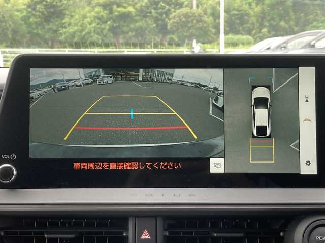 トヨタ プリウス Z 佐賀県 2023(令5)年 1.9万km プラチナホワイトパールマイカ 純正12.3インチナビ/パノラマミックビューモニター/プリクラッシュセーフティ/レーンディパーチャーアラート/ブラインドスポットモニター/クリアランスソナー/リアクロストラフィックアラート/アダプティブクルーズコントロール/オートハイビーム/デジタルインナーミラー（前方録画機能付き）/パーキングアシスト/ETC2.0/ワイアレス充電/電動パーキングブレーキ/オートブレーキホールド/ステアリングヒーター/ステアリングリモコン/AC100V/レザーシート/シートヒーター/エアシート/メモリ付きパワーシート/プッシュスタート/スマートキー/LEDヘッドライト/純正アルミホイール