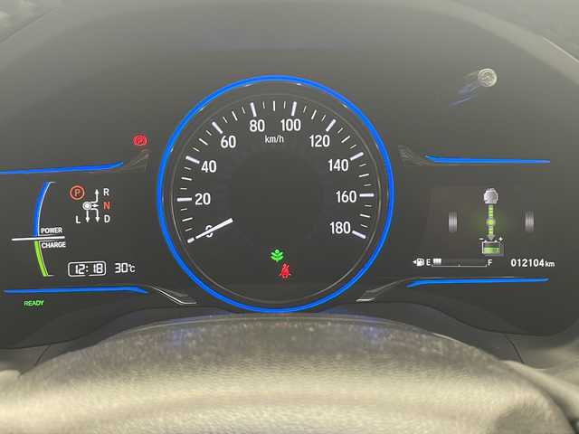 ホンダ ヴェゼル ハイブリッド Z 愛知県 2014(平26)年 1.3万km ルーセブラックM 純正ナビ【NVF-8438ZH】/　(フルセグTV/AM/FM/CD/Bluetooth)/シティーブレーキアクティブシステム/リアクティブフォースペダル/バックカメラ/純正ビルトインETC/LEDヘッドライト/フォグランプ/パドルシフト/ステアリングスイッチ/純正フロアマット/純正17インチアルミホイール/電動格納ウィンカーミラー/ドアバイザー/エアバッグ(W+サイド＋カーテン)/プッシュスタート