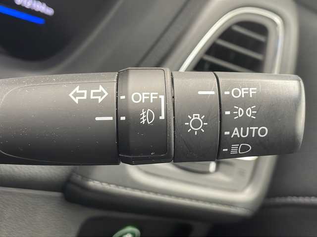 ホンダ ヴェゼル ハイブリッド Z 愛知県 2014(平26)年 1.3万km ルーセブラックM 純正ナビ【NVF-8438ZH】/　(フルセグTV/AM/FM/CD/Bluetooth)/シティーブレーキアクティブシステム/リアクティブフォースペダル/バックカメラ/純正ビルトインETC/LEDヘッドライト/フォグランプ/パドルシフト/ステアリングスイッチ/純正フロアマット/純正17インチアルミホイール/電動格納ウィンカーミラー/ドアバイザー/エアバッグ(W+サイド＋カーテン)/プッシュスタート