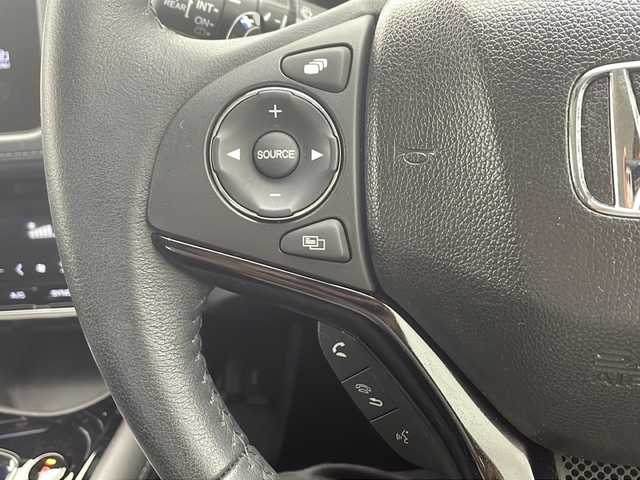 ホンダ ヴェゼル ハイブリッド Z 愛知県 2014(平26)年 1.3万km ルーセブラックM 純正ナビ【NVF-8438ZH】/　(フルセグTV/AM/FM/CD/Bluetooth)/シティーブレーキアクティブシステム/リアクティブフォースペダル/バックカメラ/純正ビルトインETC/LEDヘッドライト/フォグランプ/パドルシフト/ステアリングスイッチ/純正フロアマット/純正17インチアルミホイール/電動格納ウィンカーミラー/ドアバイザー/エアバッグ(W+サイド＋カーテン)/プッシュスタート