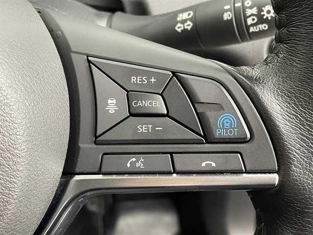 日産 エクストレイル 20Xi エクストリーマーX 道央・札幌 2018(平30)年 1.9万km ブリリアントホワイトパール ・ワンオーナー/・４WD/・寒冷地仕様/・純正SDナビ/　CD／DVD／SD／フルセグ/・全方位カメラ/・デジタルインナーミラー/・純正ETC/・純正前方ドライブレコーダー/・プロパイロット/・レーダークルーズコントロール/・エマージェンシーブレーキ/・横滑り防止/・レーンキープアシスト/・ダウンヒルアシストコントロール/・後側方車両検知警報/・後退時車両検知警報/・純正サマー18インチAW/・純正フロアマット/・LEDヘッドライト/・フォグライト/・オートライト/・プッシュスタート/・スマートキー/・スペアキー/・保証書