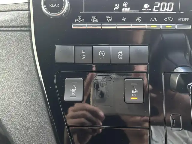 トヨタ グランエース プレミアム 千葉県 2021(令3)年 2.9万km ブラック 純正8インチナビ/(AM/FM、BT、TV、MIRACAST)/アラウンドビューモニター/衝突被害軽減システム/車線逸脱警報/オートクルーズコントロール/フリップダウンモニター/レザーシート/全席パワーシート/デジタルインナーミラー/両側パワースライドドア/横滑り防止装置/ETC/前後ドライブレコーダー/アイドリングストップ/LEDヘッドライト/フォグランプ/オートライト/ウィンカーミラー/電動格納ミラー/純正17インチAW/シートヒーター/エアシート/シートリフター/ステアリングヒーター/プッシュスタート/スマートキー/フロアマット/スペアキー/取扱説明書/保証書
