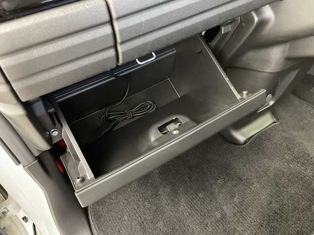 スズキ スペーシア カスタム HYBRID XS 新潟県 2024(令6)年 1.3万km ピュアホワイトパール/ブラック2トーン 4WD/純正メモリナビ/　フルセグTV/Bluetooth/CD/DVD/USB/レーダークルーズコントロール/全方位モニター/衝突被害軽減ブレーキ/レーンキープアシスト/前後コーナーセンサー/ハーフレザーシート/前席シートヒーター/両側パワースライドドア/前後ドライブレコーダー/ビルトインETC/アイドリングストップ/横滑り防止装置/オートマチックハイビーム/LEDヘッドライト/オートライト/ステアリングヒーター/シーケンシャルウインカー/ヘッドアップディスプレイ/社外AWセット冬タイヤ積込/レザーステアリング/ステアリングスイッチ/禁煙車