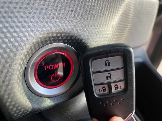 ホンダ フリード＋ ハイブリット G ホンダセンシング 愛知県 2016(平28)年 6.5万km モダンスティールM 衝突軽減システム/純正７型SDナビ/レーダークルーズコントロール/両側パワースライドドア/バックカメラ/LEDヘッドライト/ドライブレコーダー/ETC/ステアリングスイッチ/スマートキー/プッシュスタート/フルセグ/CD/DVD/Bluetooth