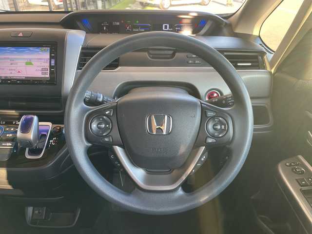 ホンダ フリード＋ ハイブリット G ホンダセンシング 愛知県 2016(平28)年 6.5万km モダンスティールM 衝突軽減システム/純正７型SDナビ/レーダークルーズコントロール/両側パワースライドドア/バックカメラ/LEDヘッドライト/ドライブレコーダー/ETC/ステアリングスイッチ/スマートキー/プッシュスタート/フルセグ/CD/DVD/Bluetooth