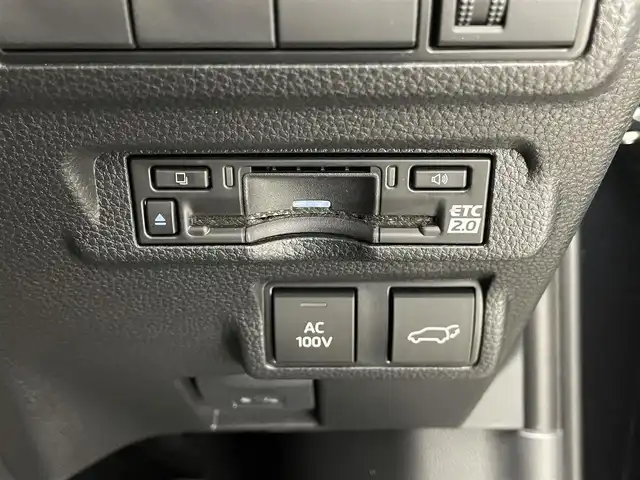 トヨタ カローラ クロス ハイブリッド Z 滋賀県 2024(令6)年 1.8万km アティチュードブラックマイカ モデリスタエアロ/パノラマルーフ/純正10.5インチナビ/・Bluetooth/USB/Miracast/フルセグ/パワーリアゲート/ハーフレザーシート/ブラインドスポットモニター/シートヒーター/バックカメラ/LEDヘッドライト/電子パーキング/前後ソナー/ステアリングリモコン/ルーフレール/純正１８AW/ビルトインETC/前後ドライブレコーダー