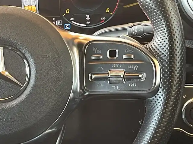 メルセデス・ベンツ Ｍ・ベンツ ＣＬＡ２００ｄ シューティングブレーク 高知県 2021(令3)年 2.1万km ポーラホワイト 純正ナビ/【BT/フルセグTV/Applecarplay】/バックカメラ/パノラミックスライディングルーフ/アダプティブクルーズコントロール(前車追跡あり)/アクティブレーンキーピングアシスト(車線逸脱制御・警告)/アクティブブレーキアシスト(衝突軽減ブレーキ)/ブラインドスポットアシスト(後側方車検知警報)/ロードサインアシスト(道路標識読み取り)/インテリジェントライトシステム/アンビエントライト/横滑り防止/ハーフレザーシート/シートヒーター/D/Nパワーシート(メモリ機能有り)/コーナー、バックセンサー/パワーバックドア/置くだけ充電/ETC2.0/オートライト/純正LEDライト/スマートキー/プッシュスタート/パドルシフト/MTモード付きAT/アイドリングストップ/純正アルミホイール 18インチ/純正フロアマット/スペアキー×1【スマートキー】