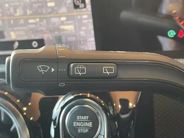 メルセデス・ベンツ Ｍ・ベンツ ＣＬＡ２００ｄ シューティングブレーク 高知県 2021(令3)年 2.1万km ポーラホワイト 純正ナビ/【BT/フルセグTV/Applecarplay】/バックカメラ/パノラミックスライディングルーフ/アダプティブクルーズコントロール(前車追跡あり)/アクティブレーンキーピングアシスト(車線逸脱制御・警告)/アクティブブレーキアシスト(衝突軽減ブレーキ)/ブラインドスポットアシスト(後側方車検知警報)/ロードサインアシスト(道路標識読み取り)/インテリジェントライトシステム/アンビエントライト/横滑り防止/ハーフレザーシート/シートヒーター/D/Nパワーシート(メモリ機能有り)/コーナー、バックセンサー/パワーバックドア/置くだけ充電/ETC2.0/オートライト/純正LEDライト/スマートキー/プッシュスタート/パドルシフト/MTモード付きAT/アイドリングストップ/純正アルミホイール 18インチ/純正フロアマット/スペアキー×1【スマートキー】