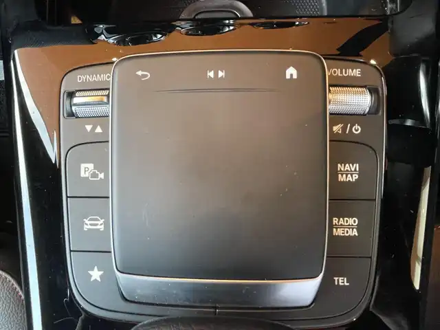 メルセデス・ベンツ Ｍ・ベンツ ＣＬＡ２００ｄ シューティングブレーク 高知県 2021(令3)年 2.1万km ポーラホワイト 純正ナビ/【BT/フルセグTV/Applecarplay】/バックカメラ/パノラミックスライディングルーフ/アダプティブクルーズコントロール(前車追跡あり)/アクティブレーンキーピングアシスト(車線逸脱制御・警告)/アクティブブレーキアシスト(衝突軽減ブレーキ)/ブラインドスポットアシスト(後側方車検知警報)/ロードサインアシスト(道路標識読み取り)/インテリジェントライトシステム/アンビエントライト/横滑り防止/ハーフレザーシート/シートヒーター/D/Nパワーシート(メモリ機能有り)/コーナー、バックセンサー/パワーバックドア/置くだけ充電/ETC2.0/オートライト/純正LEDライト/スマートキー/プッシュスタート/パドルシフト/MTモード付きAT/アイドリングストップ/純正アルミホイール 18インチ/純正フロアマット/スペアキー×1【スマートキー】