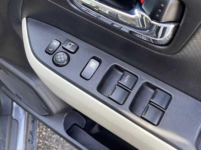 スズキ クロスビー HYBRID MZ 新潟県 2018(平30)年 8.2万km ミネラルグレーM 4WD/純正8インチナビ(AVIC-CLS900ZS2)/(AM/FM/CD/DVD/SD/Bluetooth)/フルセグTV/デュアルセンサーブレーキサポート/クルーズコントロール/バックカメラ/コーナーセンサー/ビルトインETC/パドルシフト/D/N席シートヒーター/純正アルミホイール/純正フロアマット/LEDヘッドライト/プッシュスタート/スマートキー/スペアキー×1/保証書