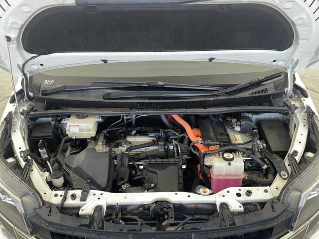 トヨタ ノア ハイブリッド Si ダブルバイビー 栃木県 2018(平30)年 5.7万km ホワイトパールクリスタルシャイン アルパイン11型ナビ/　　CD/DVD/Bluetooth/AM/FM/フルセグ/バックカメラ/ETC/トヨタセーフティーセンス /・プリクラッシュセーフティ/・オートマチックハイビーム/・レーンデパーチャーアラート/クルーズコントロール/アルパイン後席モニター/両側パワースライドドア/ハーフレザーシート/シートヒーター/純正16インチAW/オートライト/LEDヘッドライト/フォグランプ/革巻きステアリング/ステアリングスイッチ/プッシュスタート/スマートキー