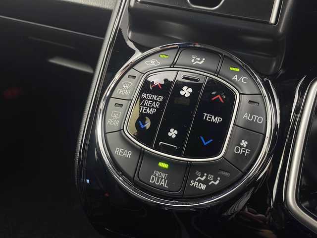 トヨタ ノア ハイブリッド Si ダブルバイビー 栃木県 2018(平30)年 5.7万km ホワイトパールクリスタルシャイン アルパイン11型ナビ/　　CD/DVD/Bluetooth/AM/FM/フルセグ/バックカメラ/ETC/トヨタセーフティーセンス /・プリクラッシュセーフティ/・オートマチックハイビーム/・レーンデパーチャーアラート/クルーズコントロール/アルパイン後席モニター/両側パワースライドドア/ハーフレザーシート/シートヒーター/純正16インチAW/オートライト/LEDヘッドライト/フォグランプ/革巻きステアリング/ステアリングスイッチ/プッシュスタート/スマートキー