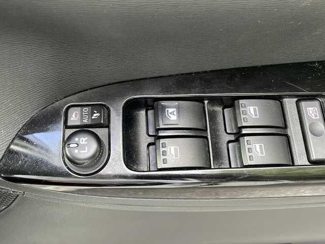 ダイハツ タント カスタム RS トップED SAⅡ 京都府 2015(平27)年 15万km パールホワイトⅢ ワンオーナー/純正ナビ/・フルセグTV/CD/DVD/HDMI/FM/AM/フリップダウンモニター/バックカメラ/両側パワースライドドア/衝突軽減防止/レーンアシスト/オートライト/オートハイビーム/横滑り防止装置/アイドリングストップ/ハーフレザーシート/純正フロアマット