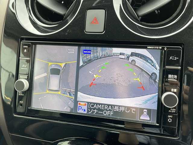 日産 ノート e－パワー メダリスト 新潟県 2017(平29)年 4.5万km ブリリアントホワイトパール 純正メモリナビ/（DTV/DVD/Bluetooth）/衝突軽減/レーンキープアシスト/先行車発進検知/全周囲カメラ/コーナーセンサー/プッシュスタート/ETC/ドライブレコーダー/ハーフレザー/デジタルインナーミラー/LED/フォグランプ/ウィンカーミラー/電格ミラー/ドアバイザー/スペアキー×１
