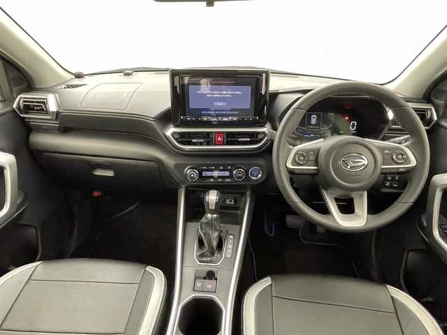 ダイハツ ロッキー プレミアム G HEV 熊本県 2021(令3)年 5.2万km ブラックマイカメタリック/シャイニングホワイトパール 禁煙車/アルパイン9インチナビ（ＣＤ・ＤＶＤ・フルセグ・ＢＴ・ＳＤ・ＨＤＭＩ・ＵＳＢ）/バックカメラ　/純正前後ドライブレコーダー　/ビルトインＥＴＣ２．０　/前後クリアランスソナー　/前席シートヒーター　/スマートアシスト/・衝突回避支援ブレーキ/・衝突警報機能/・車線逸脱抑制機能/・車線逸脱警報機能/・ふらつき警報機能/・路側逸脱警報機能/・ふらつき警報機能/・先行車発進お知らせ機能/・標識認識システム/・レーダークルーズコントロール/横滑り防止/100V充電/純正フロアマット/純正17インチAW/オートライト/オートマチックハイビーム/フォグランプ/スマートキー/プッシュスタート