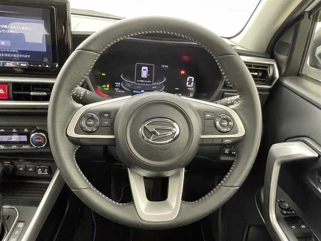 ダイハツ ロッキー プレミアム G HEV 熊本県 2021(令3)年 5.2万km ブラックマイカメタリック/シャイニングホワイトパール 禁煙車/アルパイン9インチナビ（ＣＤ・ＤＶＤ・フルセグ・ＢＴ・ＳＤ・ＨＤＭＩ・ＵＳＢ）/バックカメラ　/純正前後ドライブレコーダー　/ビルトインＥＴＣ２．０　/前後クリアランスソナー　/前席シートヒーター　/スマートアシスト/・衝突回避支援ブレーキ/・衝突警報機能/・車線逸脱抑制機能/・車線逸脱警報機能/・ふらつき警報機能/・路側逸脱警報機能/・ふらつき警報機能/・先行車発進お知らせ機能/・標識認識システム/・レーダークルーズコントロール/横滑り防止/100V充電/純正フロアマット/純正17インチAW/オートライト/オートマチックハイビーム/フォグランプ/スマートキー/プッシュスタート