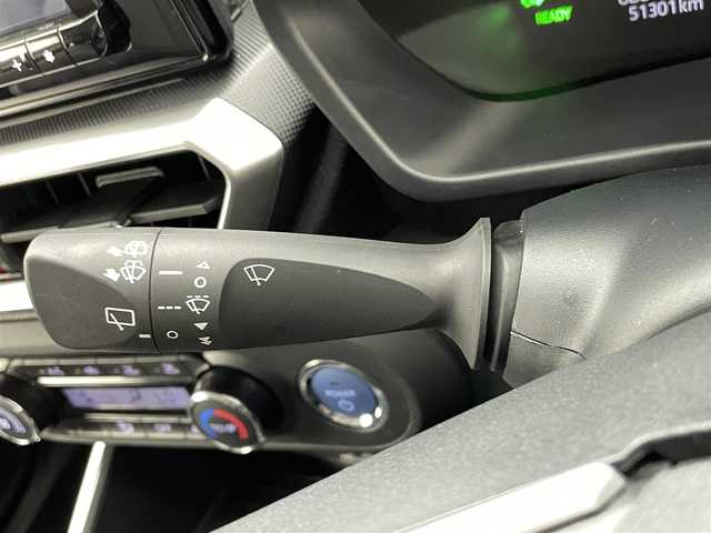 ダイハツ ロッキー プレミアム G HEV 熊本県 2021(令3)年 5.2万km ブラックマイカメタリック/シャイニングホワイトパール 禁煙車/アルパイン9インチナビ（ＣＤ・ＤＶＤ・フルセグ・ＢＴ・ＳＤ・ＨＤＭＩ・ＵＳＢ）/バックカメラ　/純正前後ドライブレコーダー　/ビルトインＥＴＣ２．０　/前後クリアランスソナー　/前席シートヒーター　/スマートアシスト/・衝突回避支援ブレーキ/・衝突警報機能/・車線逸脱抑制機能/・車線逸脱警報機能/・ふらつき警報機能/・路側逸脱警報機能/・ふらつき警報機能/・先行車発進お知らせ機能/・標識認識システム/・レーダークルーズコントロール/横滑り防止/100V充電/純正フロアマット/純正17インチAW/オートライト/オートマチックハイビーム/フォグランプ/スマートキー/プッシュスタート