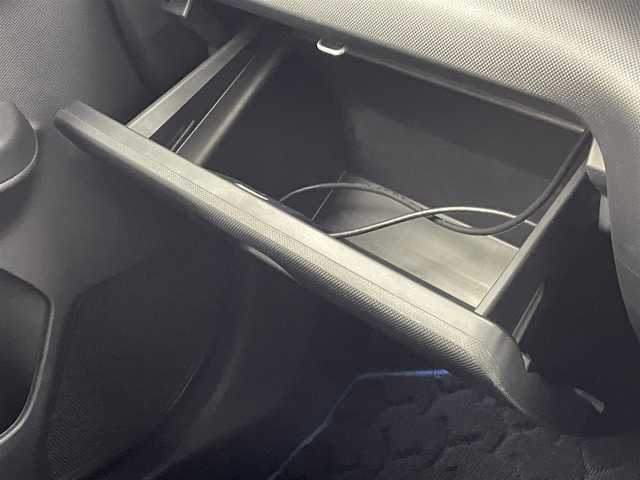 ダイハツ ロッキー プレミアム G HEV 熊本県 2021(令3)年 5.2万km ブラックマイカメタリック/シャイニングホワイトパール 禁煙車/アルパイン9インチナビ（ＣＤ・ＤＶＤ・フルセグ・ＢＴ・ＳＤ・ＨＤＭＩ・ＵＳＢ）/バックカメラ　/純正前後ドライブレコーダー　/ビルトインＥＴＣ２．０　/前後クリアランスソナー　/前席シートヒーター　/スマートアシスト/・衝突回避支援ブレーキ/・衝突警報機能/・車線逸脱抑制機能/・車線逸脱警報機能/・ふらつき警報機能/・路側逸脱警報機能/・ふらつき警報機能/・先行車発進お知らせ機能/・標識認識システム/・レーダークルーズコントロール/横滑り防止/100V充電/純正フロアマット/純正17インチAW/オートライト/オートマチックハイビーム/フォグランプ/スマートキー/プッシュスタート