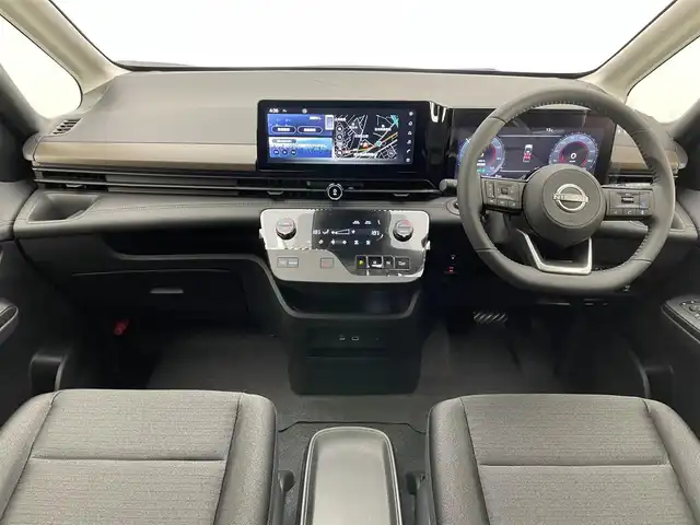 日産 セレナ e－パワー ハイウェイスター V 愛知県 2025(令7)年 0.1千km 白 登録済未使用車　純１２．３型ＤＡナビＴＶ　禁煙　純正１１型後席モニター　全方位カメラ　プロパイロット　ＢＳＭ　内蔵前後ドラレコ　デジタルインナーミラー　ＨＤＭＩ　ワイヤレス充電　衝突軽減　ハンドル支援　LEDオートライト　フォグ　コーナーセンサー/e-POWER　ハイウエイスターV　ヘッドランプ オートレベライザー+アダプティブLEDヘッドライトシステム+インテリジェント アラウンドビューモニター（移動物 検知機能付）+インテリジェント ルームミラー+アドバンスドドライブアシストディスプレイ（12.3インチカラーディスプレイ）+統合型インターフェースディスプレイ+ワイヤレス充電器+6スピーカー+NissanConnectナビゲーションシステム（地デジ内蔵）+車載通信ユニット（TCU［Telematics Control Unit］）+ETC2.0ユニット（ビルトインタイプ）+ドライブレコーダー（前後セット）+プロパイロット（ナビリンク機能付）+プロパイロット緊急停止支援システム（SOSコール機能付）+SOSコール（488/400円）後席専用モニターHDMI NissanConnectナビ付車用(125/400円)両側パワースライドドア