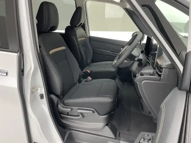 日産 セレナ e－パワー ハイウェイスター V 愛知県 2025(令7)年 0.1千km 白 登録済未使用車　純１２．３型ＤＡナビＴＶ　禁煙　純正１１型後席モニター　全方位カメラ　プロパイロット　ＢＳＭ　内蔵前後ドラレコ　デジタルインナーミラー　ＨＤＭＩ　ワイヤレス充電　衝突軽減　ハンドル支援　LEDオートライト　フォグ　コーナーセンサー/e-POWER　ハイウエイスターV　ヘッドランプ オートレベライザー+アダプティブLEDヘッドライトシステム+インテリジェント アラウンドビューモニター（移動物 検知機能付）+インテリジェント ルームミラー+アドバンスドドライブアシストディスプレイ（12.3インチカラーディスプレイ）+統合型インターフェースディスプレイ+ワイヤレス充電器+6スピーカー+NissanConnectナビゲーションシステム（地デジ内蔵）+車載通信ユニット（TCU［Telematics Control Unit］）+ETC2.0ユニット（ビルトインタイプ）+ドライブレコーダー（前後セット）+プロパイロット（ナビリンク機能付）+プロパイロット緊急停止支援システム（SOSコール機能付）+SOSコール（488/400円）後席専用モニターHDMI NissanConnectナビ付車用(125/400円)両側パワースライドドア