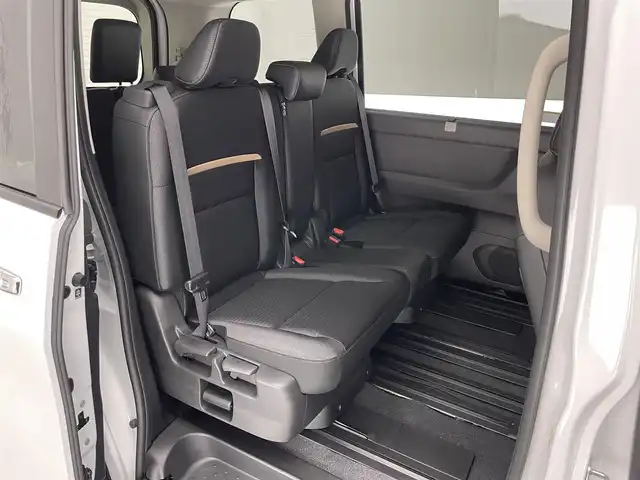 日産 セレナ e－パワー ハイウェイスター V 愛知県 2025(令7)年 0.1千km 白 登録済未使用車　純１２．３型ＤＡナビＴＶ　禁煙　純正１１型後席モニター　全方位カメラ　プロパイロット　ＢＳＭ　内蔵前後ドラレコ　デジタルインナーミラー　ＨＤＭＩ　ワイヤレス充電　衝突軽減　ハンドル支援　LEDオートライト　フォグ　コーナーセンサー/e-POWER　ハイウエイスターV　ヘッドランプ オートレベライザー+アダプティブLEDヘッドライトシステム+インテリジェント アラウンドビューモニター（移動物 検知機能付）+インテリジェント ルームミラー+アドバンスドドライブアシストディスプレイ（12.3インチカラーディスプレイ）+統合型インターフェースディスプレイ+ワイヤレス充電器+6スピーカー+NissanConnectナビゲーションシステム（地デジ内蔵）+車載通信ユニット（TCU［Telematics Control Unit］）+ETC2.0ユニット（ビルトインタイプ）+ドライブレコーダー（前後セット）+プロパイロット（ナビリンク機能付）+プロパイロット緊急停止支援システム（SOSコール機能付）+SOSコール（488/400円）後席専用モニターHDMI NissanConnectナビ付車用(125/400円)両側パワースライドドア