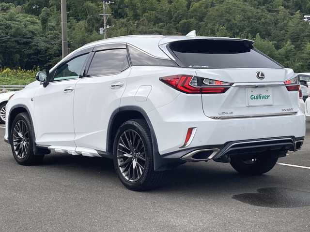 レクサス ＲＸ 200t Fスポーツ 佐賀県 2015(平27)年 9.6万km ホワイトノーヴァガラスフレーク サンルーフ/純正ナビ/パノラマミックビューモニター/プリクラッシュセーフティ/レーンディパーチャーアラート/オートハイビーム/アダプティブクルーズコントロール/クリアランスソナー/ブラインドスポットモニター/リアクロストラフィックアラート/ヘッドアップディスプレイ/電動パーキングブレーキ/オートブレーキホールド/赤革シート/シートヒーター/エアシート/メモリパワーシート/ステアリングヒーター/ステアリングリモコン/パワーバックドア/ドライブレコーダー/ビルトインETC2.0/プッシュスタート/スマートキー/3眼LEDヘッドライト/フォグライト/純正アルミホイール