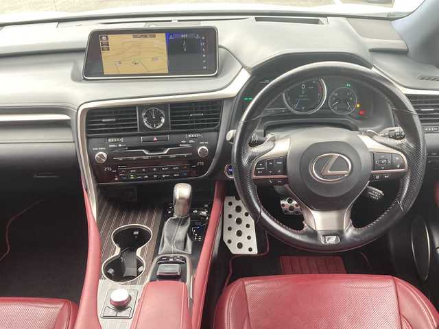 レクサス ＲＸ 200t Fスポーツ 佐賀県 2015(平27)年 9.6万km ホワイトノーヴァガラスフレーク サンルーフ/純正ナビ/パノラマミックビューモニター/プリクラッシュセーフティ/レーンディパーチャーアラート/オートハイビーム/アダプティブクルーズコントロール/クリアランスソナー/ブラインドスポットモニター/リアクロストラフィックアラート/ヘッドアップディスプレイ/電動パーキングブレーキ/オートブレーキホールド/赤革シート/シートヒーター/エアシート/メモリパワーシート/ステアリングヒーター/ステアリングリモコン/パワーバックドア/ドライブレコーダー/ビルトインETC2.0/プッシュスタート/スマートキー/3眼LEDヘッドライト/フォグライト/純正アルミホイール