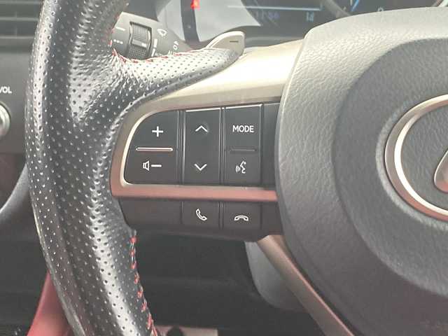 レクサス ＲＸ 200t Fスポーツ 佐賀県 2015(平27)年 9.6万km ホワイトノーヴァガラスフレーク サンルーフ/純正ナビ/パノラマミックビューモニター/プリクラッシュセーフティ/レーンディパーチャーアラート/オートハイビーム/アダプティブクルーズコントロール/クリアランスソナー/ブラインドスポットモニター/リアクロストラフィックアラート/ヘッドアップディスプレイ/電動パーキングブレーキ/オートブレーキホールド/赤革シート/シートヒーター/エアシート/メモリパワーシート/ステアリングヒーター/ステアリングリモコン/パワーバックドア/ドライブレコーダー/ビルトインETC2.0/プッシュスタート/スマートキー/3眼LEDヘッドライト/フォグライト/純正アルミホイール