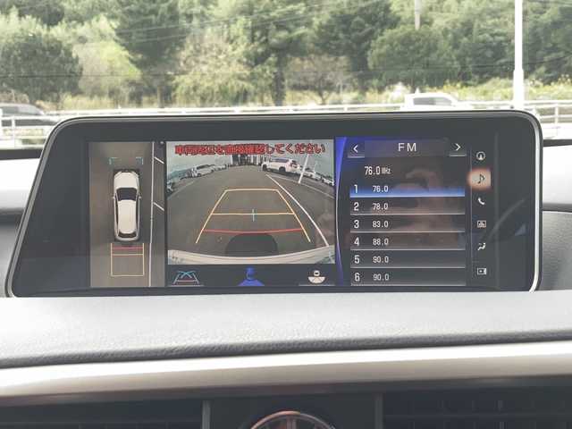 レクサス ＲＸ 200t Fスポーツ 佐賀県 2015(平27)年 9.6万km ホワイトノーヴァガラスフレーク サンルーフ/純正ナビ/パノラマミックビューモニター/プリクラッシュセーフティ/レーンディパーチャーアラート/オートハイビーム/アダプティブクルーズコントロール/クリアランスソナー/ブラインドスポットモニター/リアクロストラフィックアラート/ヘッドアップディスプレイ/電動パーキングブレーキ/オートブレーキホールド/赤革シート/シートヒーター/エアシート/メモリパワーシート/ステアリングヒーター/ステアリングリモコン/パワーバックドア/ドライブレコーダー/ビルトインETC2.0/プッシュスタート/スマートキー/3眼LEDヘッドライト/フォグライト/純正アルミホイール