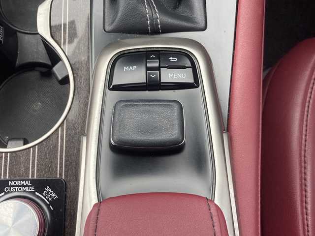 レクサス ＲＸ 200t Fスポーツ 佐賀県 2015(平27)年 9.6万km ホワイトノーヴァガラスフレーク サンルーフ/純正ナビ/パノラマミックビューモニター/プリクラッシュセーフティ/レーンディパーチャーアラート/オートハイビーム/アダプティブクルーズコントロール/クリアランスソナー/ブラインドスポットモニター/リアクロストラフィックアラート/ヘッドアップディスプレイ/電動パーキングブレーキ/オートブレーキホールド/赤革シート/シートヒーター/エアシート/メモリパワーシート/ステアリングヒーター/ステアリングリモコン/パワーバックドア/ドライブレコーダー/ビルトインETC2.0/プッシュスタート/スマートキー/3眼LEDヘッドライト/フォグライト/純正アルミホイール