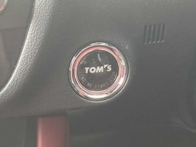 レクサス ＲＸ 200t Fスポーツ 佐賀県 2015(平27)年 9.6万km ホワイトノーヴァガラスフレーク サンルーフ/純正ナビ/パノラマミックビューモニター/プリクラッシュセーフティ/レーンディパーチャーアラート/オートハイビーム/アダプティブクルーズコントロール/クリアランスソナー/ブラインドスポットモニター/リアクロストラフィックアラート/ヘッドアップディスプレイ/電動パーキングブレーキ/オートブレーキホールド/赤革シート/シートヒーター/エアシート/メモリパワーシート/ステアリングヒーター/ステアリングリモコン/パワーバックドア/ドライブレコーダー/ビルトインETC2.0/プッシュスタート/スマートキー/3眼LEDヘッドライト/フォグライト/純正アルミホイール