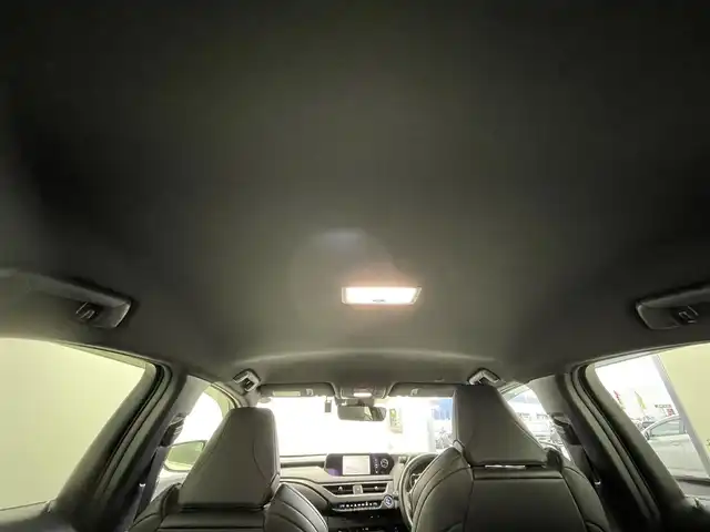 レクサス ＵＸ 250h Fスポーツ 群馬県 2019(平31)年 5.3万km ホワイトノーヴァガラスフレーク 禁煙車　純正ナビ　Bluetooth　フルセグ　バックカメラ　シートヒーター　衝突軽減システム　レクサスセーフティ　パワーバックドア　パワーシート　ドライブレコーダー　ETC　オートマチックハイビーム