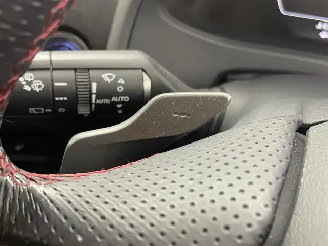 レクサス ＵＸ 250h Fスポーツ 群馬県 2019(平31)年 5.3万km ホワイトノーヴァガラスフレーク 禁煙車　純正ナビ　Bluetooth　フルセグ　バックカメラ　シートヒーター　衝突軽減システム　レクサスセーフティ　パワーバックドア　パワーシート　ドライブレコーダー　ETC　オートマチックハイビーム