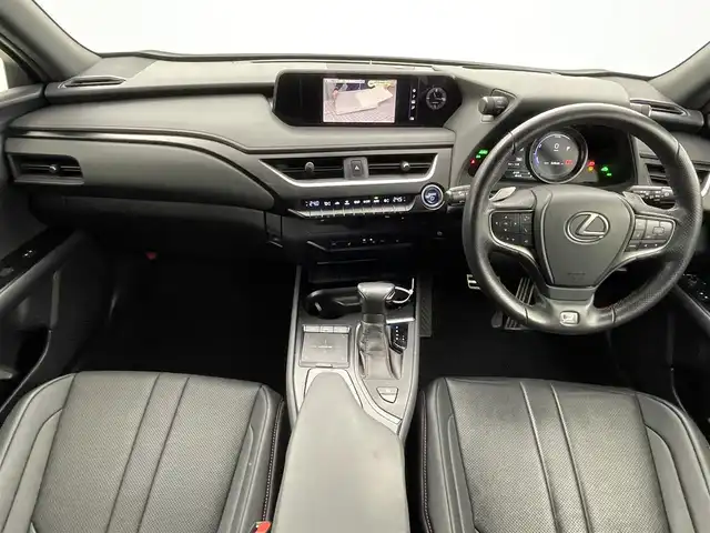 レクサス ＵＸ 250h Fスポーツ 群馬県 2019(平31)年 5.3万km ホワイトノーヴァガラスフレーク 禁煙車　純正ナビ　Bluetooth　フルセグ　バックカメラ　シートヒーター　衝突軽減システム　レクサスセーフティ　パワーバックドア　パワーシート　ドライブレコーダー　ETC　オートマチックハイビーム