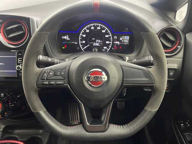 日産 ノート e－パワー ニスモ 大阪府 2017(平29)年 6.2万km スーパーブラック 純正ナビ/nismo専用シート/nismo16インチアルミホイール/nismoエアロ/e-power/アラウンドビューモニター/デジタルインナーミラー/エマージェンシーブレーキ/車線逸脱防止/LEDヘッドライト/保証書/点検記録簿