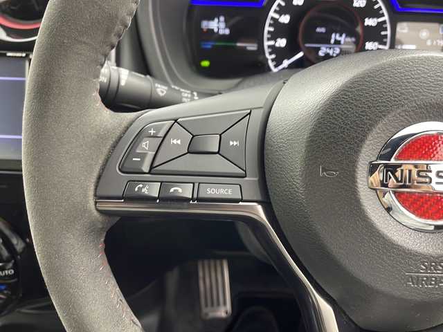 日産 ノート e－パワー ニスモ 大阪府 2017(平29)年 6.2万km スーパーブラック 純正ナビ/nismo専用シート/nismo16インチアルミホイール/nismoエアロ/e-power/アラウンドビューモニター/デジタルインナーミラー/エマージェンシーブレーキ/車線逸脱防止/LEDヘッドライト/保証書/点検記録簿