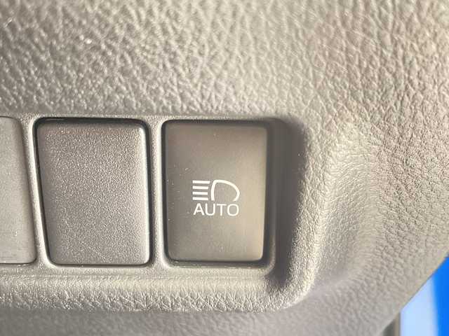 トヨタ Ｃ－ＨＲ S－T LEDパッケージ 埼玉県 2019(令1)年 3.3万km ネビュラブルーM トヨタセーフティーセンス /9インチメモリナビ/　　CD/DVD/BT/フルセグ/バックカメラ /レーダークルーズコントロール /LEDオートライト /純正17インチアルミホイール /ステアリングスイッチ /電子パーキング /ETC2.0 /禁煙