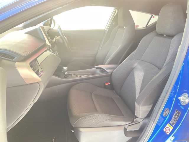 トヨタ Ｃ－ＨＲ S－T LEDパッケージ 埼玉県 2019(令1)年 3.3万km ネビュラブルーM トヨタセーフティーセンス /9インチメモリナビ/　　CD/DVD/BT/フルセグ/バックカメラ /レーダークルーズコントロール /LEDオートライト /純正17インチアルミホイール /ステアリングスイッチ /電子パーキング /ETC2.0 /禁煙