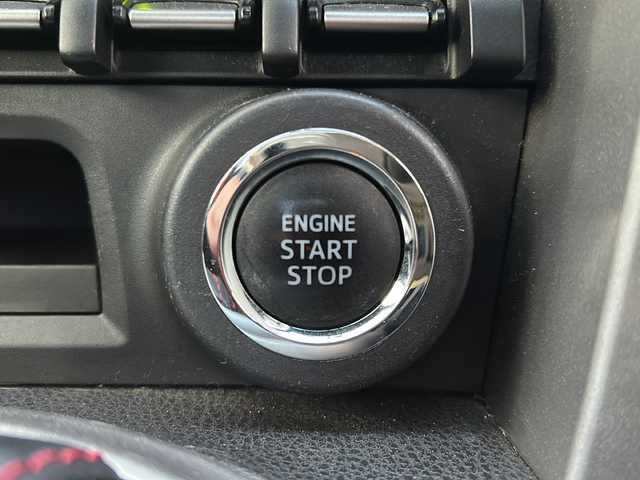 トヨタ ８６ GT 東京都 2012(平24)年 8.9万km サテンホワイトパール 純正ナビ（NHZN-W61G）/・Bluetooth/TV/CD/DVD/USB/バックカメラ/ドライブレコーダー（VREC-DZ300）/横滑り防止装置/盗難防止装置/17インチ純正アルミホイール/電動格納ミラー/rosso modello製マフラー/KUHL RACING スワンネックGTウィング/社外テールランプ/オートエアコン/オートライト/パドルシフト